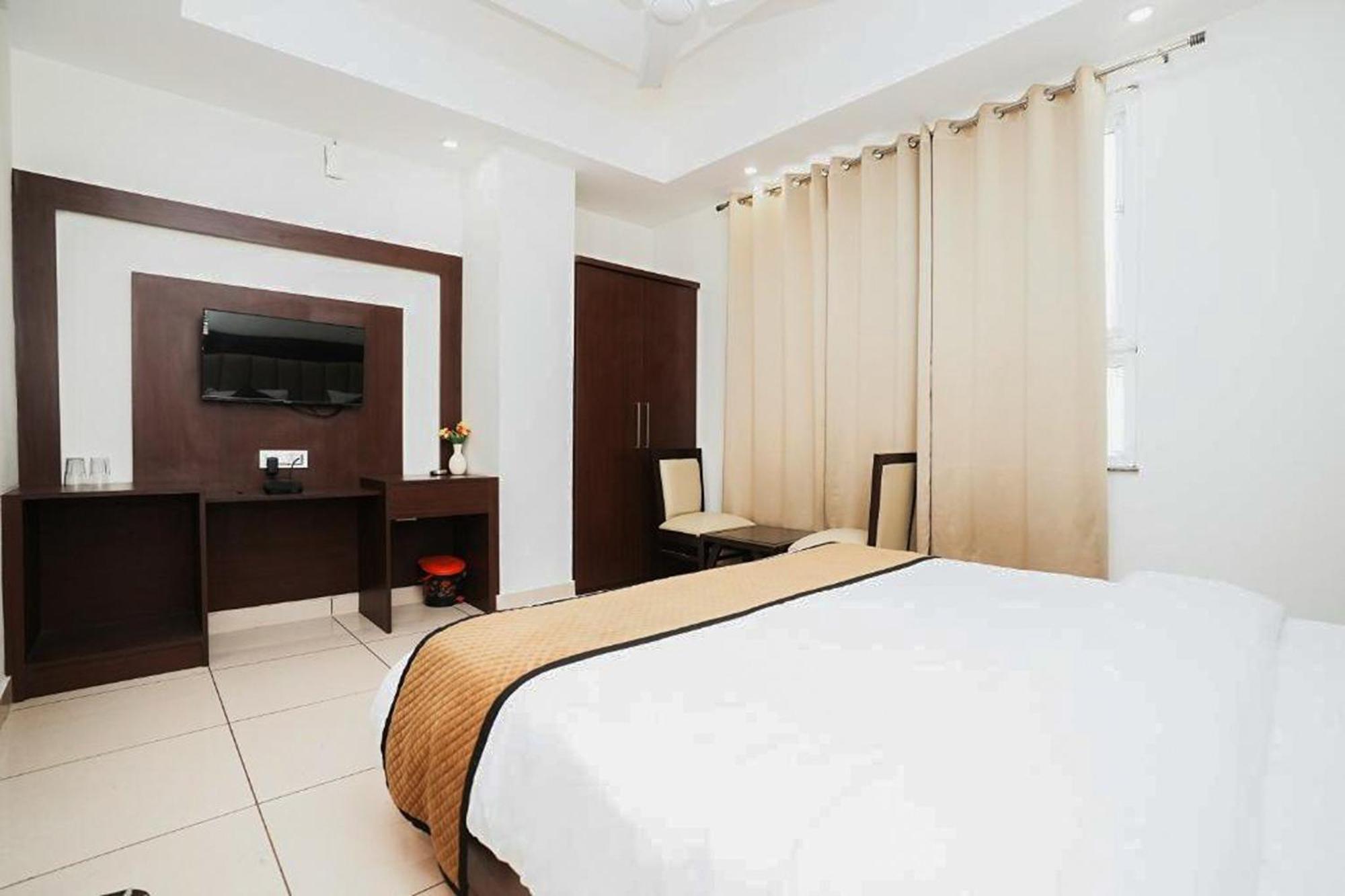 Hotel The 7 Seas Rishikesh Exterior photo
