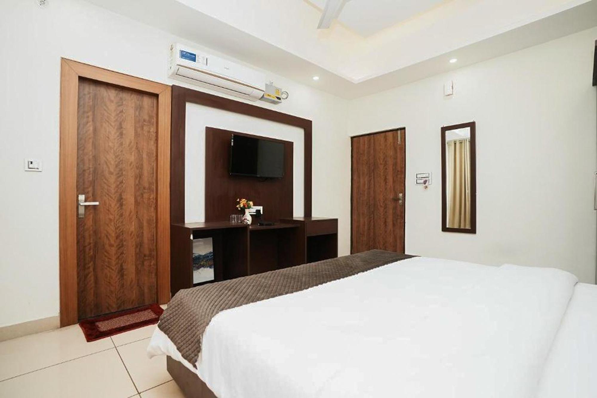 Hotel The 7 Seas Rishikesh Exterior photo